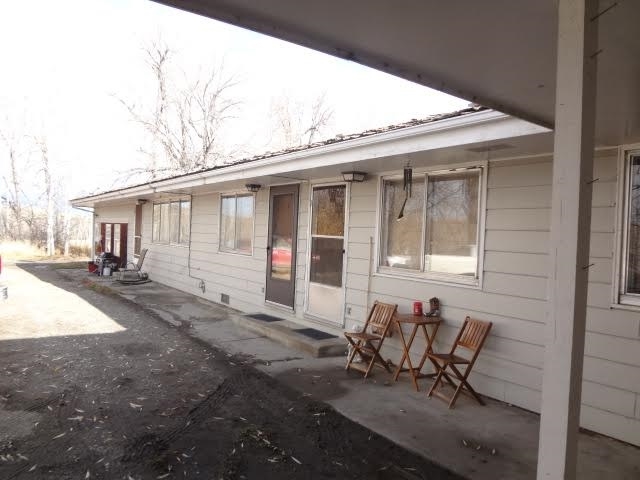 18 Main St E in Fishtail, MT - Building Photo