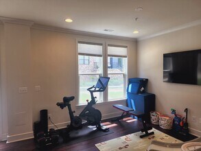4981 Lakeside Xing in Chantilly, VA - Building Photo - Building Photo
