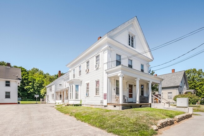 12-16 Autumn Street in Gardiner, ME - Foto de edificio - Building Photo