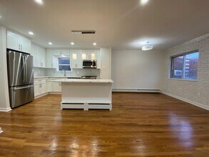21-23-23 Amory Ct in Queens, NY - Building Photo - Building Photo