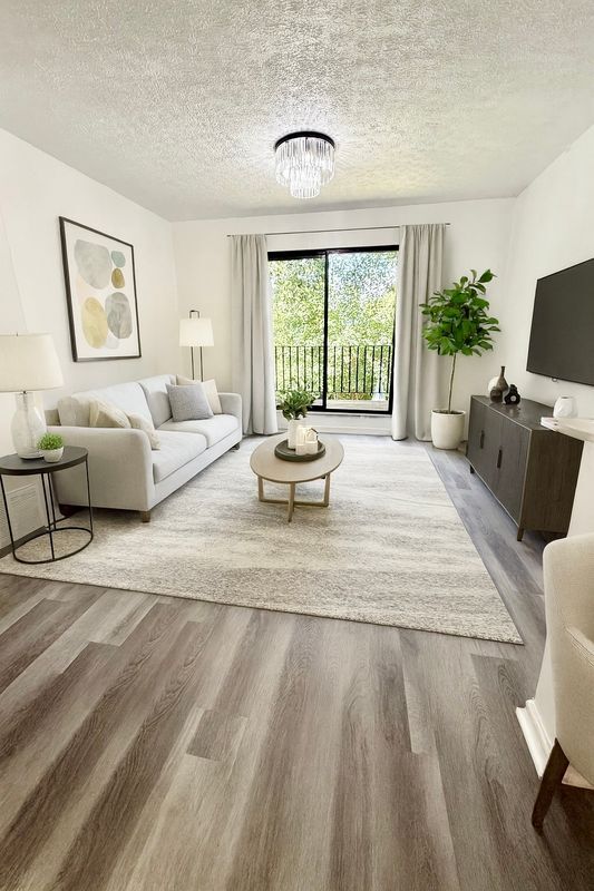 7076 Wildwood Cir in Louisville, KY - Building Photo - Building Photo