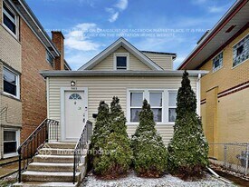 7611 W Fullerton Ave in Elmwood Park, IL - Building Photo