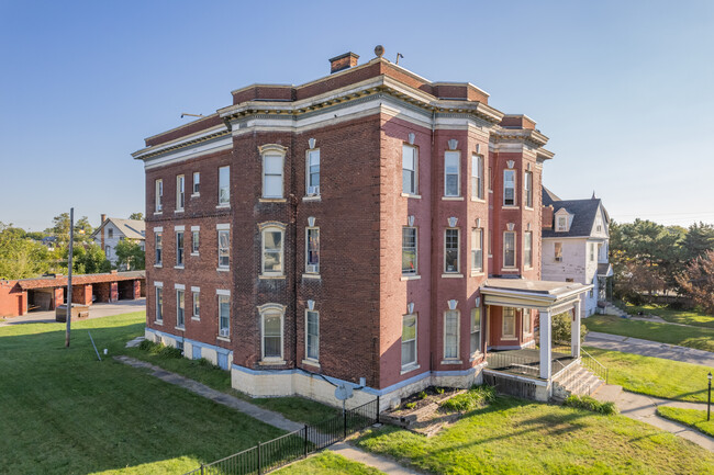 418 W Bancroft St in Toledo, OH - Building Photo - Building Photo