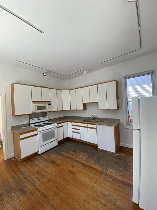 33 Cedar St, Unit 4 in Somerville, MA - Building Photo