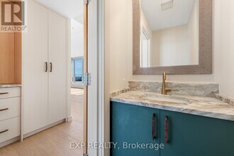 324-2324 Laurier Ave W in Ottawa, ON - Building Photo - Building Photo