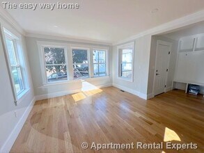 37 Governor Winthrop Rd in Somerville, MA - Building Photo - Building Photo