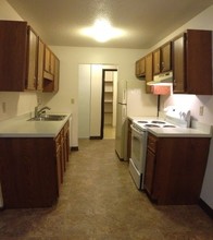 Foxdale Apartments in Fargo, ND - Building Photo - Interior Photo