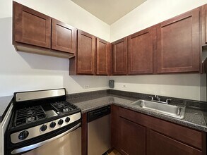 824 W Cornelia Ave in Chicago, IL - Building Photo - Building Photo