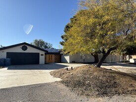 3255 El Camino Rd in Las Vegas, NV - Building Photo