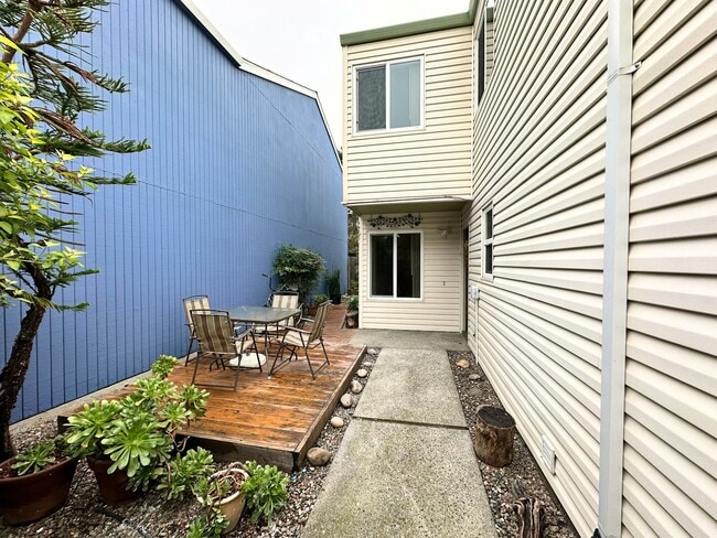 4310 Cowell Blvd in Davis, CA - Building Photo - Building Photo