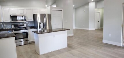 14817 SW 180th St in Miami, FL - Building Photo - Building Photo