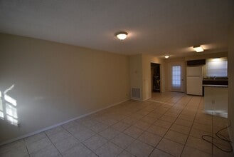 1585 N C in Lake Panasoffkee, FL - Building Photo - Building Photo