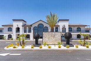 Palazzo Luxury Villas in Delano, CA - Building Photo