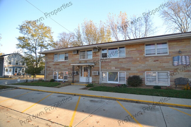 property at 103 S Joliet St
