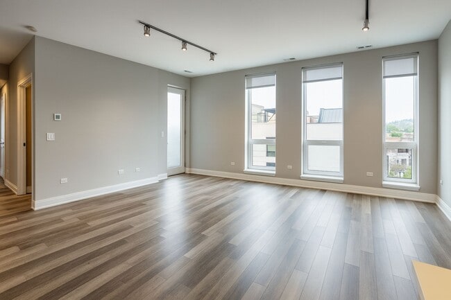 property at 1554 N Talman Ave