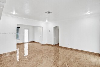 5801 SW 20th St in Miami, FL - Building Photo - Building Photo