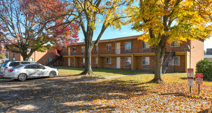 1908 Crums Ln in Louisville, KY - Building Photo - Building Photo