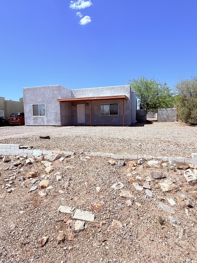 property at 227 E Waverly St