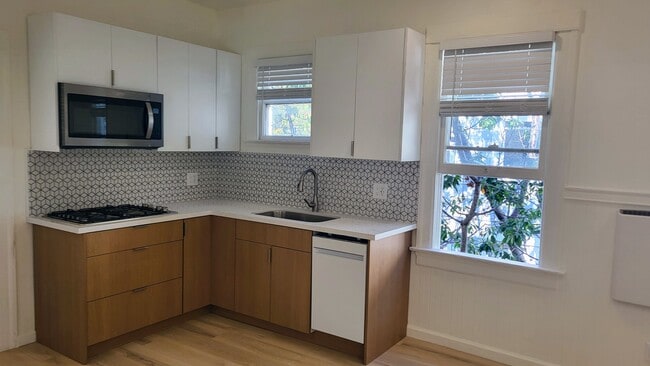 2112 Ashby Ave, Unit C in Berkeley, CA - Building Photo - Building Photo
