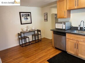 5231 Martin Luther King Jr Way-Unit -#1 in Oakland, CA - Building Photo - Building Photo