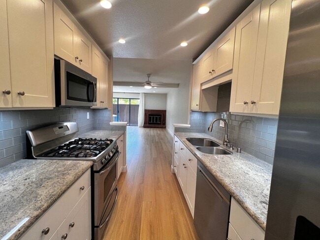 property at 4 Cielo Ln