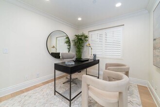 3731 4th Ave in Newport Beach, CA - Building Photo - Building Photo
