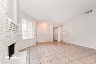 2359 Los Feliz St in Las Vegas, NV - Building Photo - Building Photo