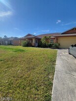 4307 12th St W in Lehigh Acres, FL - Building Photo