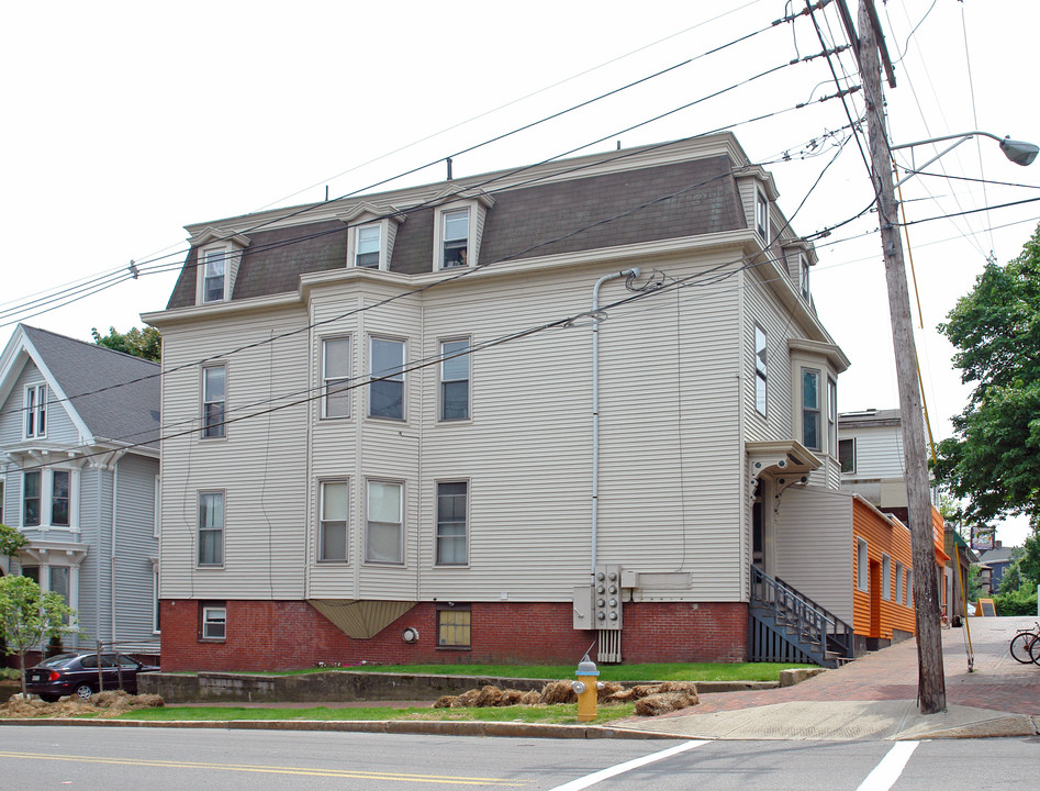 9 Deering Ave in Portland, ME - Building Photo