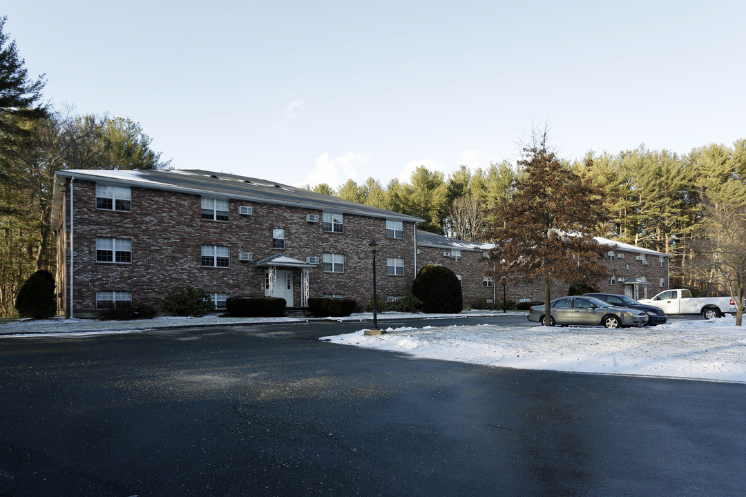Milwood Apartments in Rowley, MA - Foto de edificio