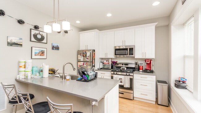 3757 N Western Ave in Chicago, IL - Building Photo - Building Photo