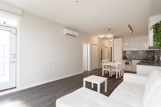 9366 Tomicki Ave in Richmond, BC - Building Photo - Building Photo