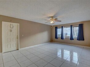 3200 Charter Club Dr in Tarpon Springs, FL - Building Photo - Building Photo