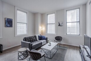 9-JAN-JAN E 4th St in Cincinnati, OH - Building Photo