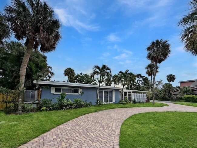 property at 3903 Belle Vista Dr E