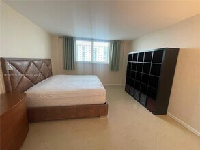 19380 Collins Ave, Unit 1014 in Sunny Isles Beach, FL - Building Photo - Building Photo