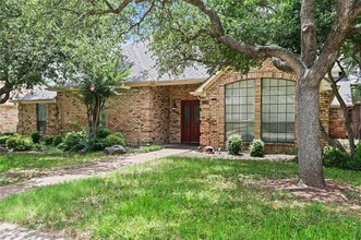 2709 Devonshire Dr in Carrollton, TX - Building Photo - Building Photo