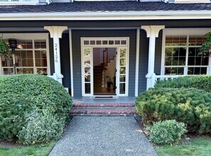 24126 SE 16th Pl in Sammamish, WA - Building Photo - Building Photo