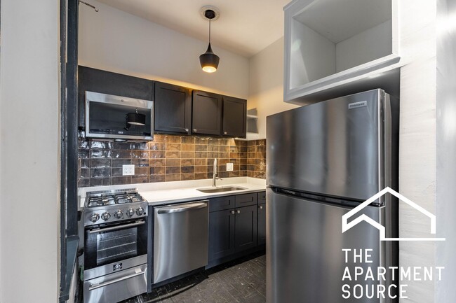 1827 S Racine Ave in Chicago, IL - Building Photo - Building Photo