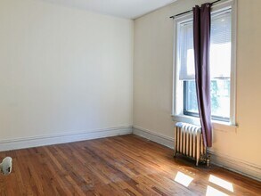627 W Melrose St, Unit 2 in Chicago, IL - Building Photo - Building Photo