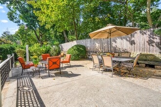 49 Weaver St in Larchmont, NY - Building Photo - Building Photo