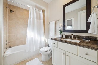 9455 Fannin St in Houston, TX - Building Photo - Building Photo