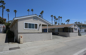 A Strand of Paradise in Oceanside, CA - Building Photo - Building Photo