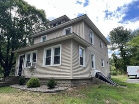 18 Canal St in Southington, CT - Building Photo
