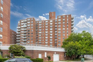 The Imperial Apartments in Riverdale, NY - Building Photo