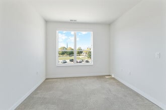 5945 6th Ave in Kenosha, WI - Foto de edificio - Building Photo