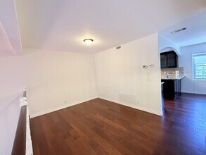 2561 Navarra Dr in Carlsbad, CA - Building Photo - Building Photo