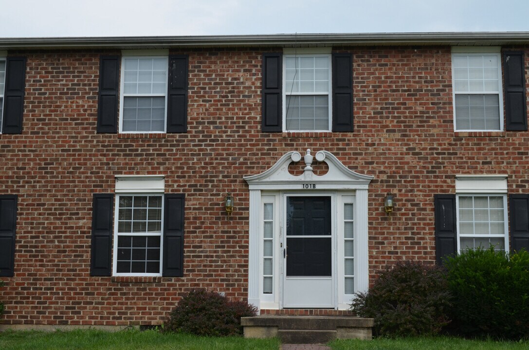 101 B Brian Ave in Bridgewater, VA - Foto de edificio