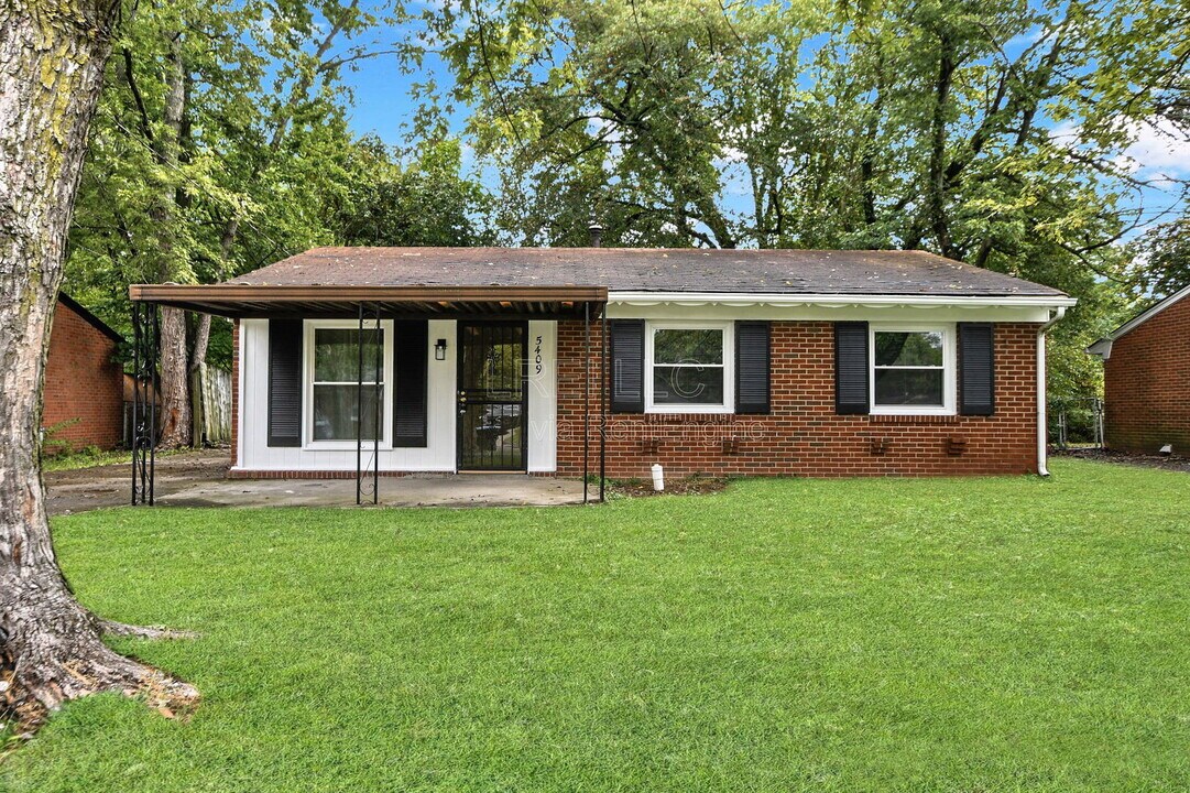 5409 Ailanthus Trail in Louisville, KY - Building Photo