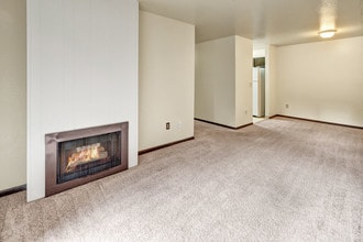 Ladera Villa in Anchorage, AK - Building Photo - Building Photo
